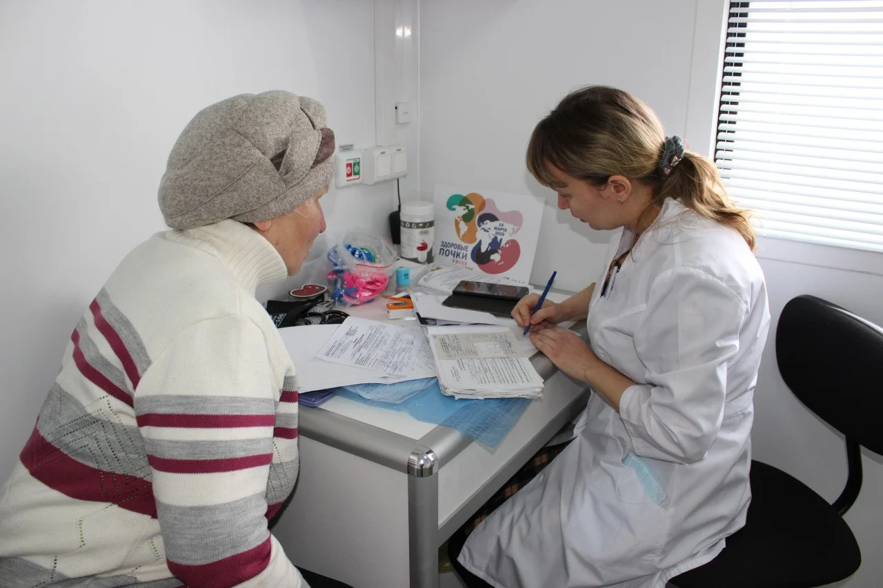 Пациентами врача-нефролога в ходе акции «День почки» стали двадцать пять черняховцев