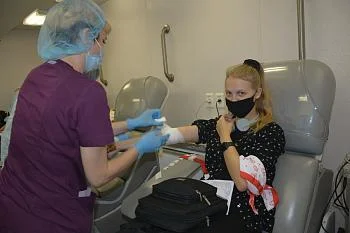 В донорской акции в Калининграде приняли участие сто добровольцев