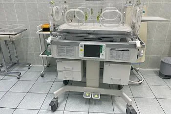 В Черняховске заменили кювезы для новорожденных