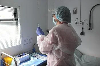 Режим работы мобильных центров вакцинации от коронавируса 13 июля